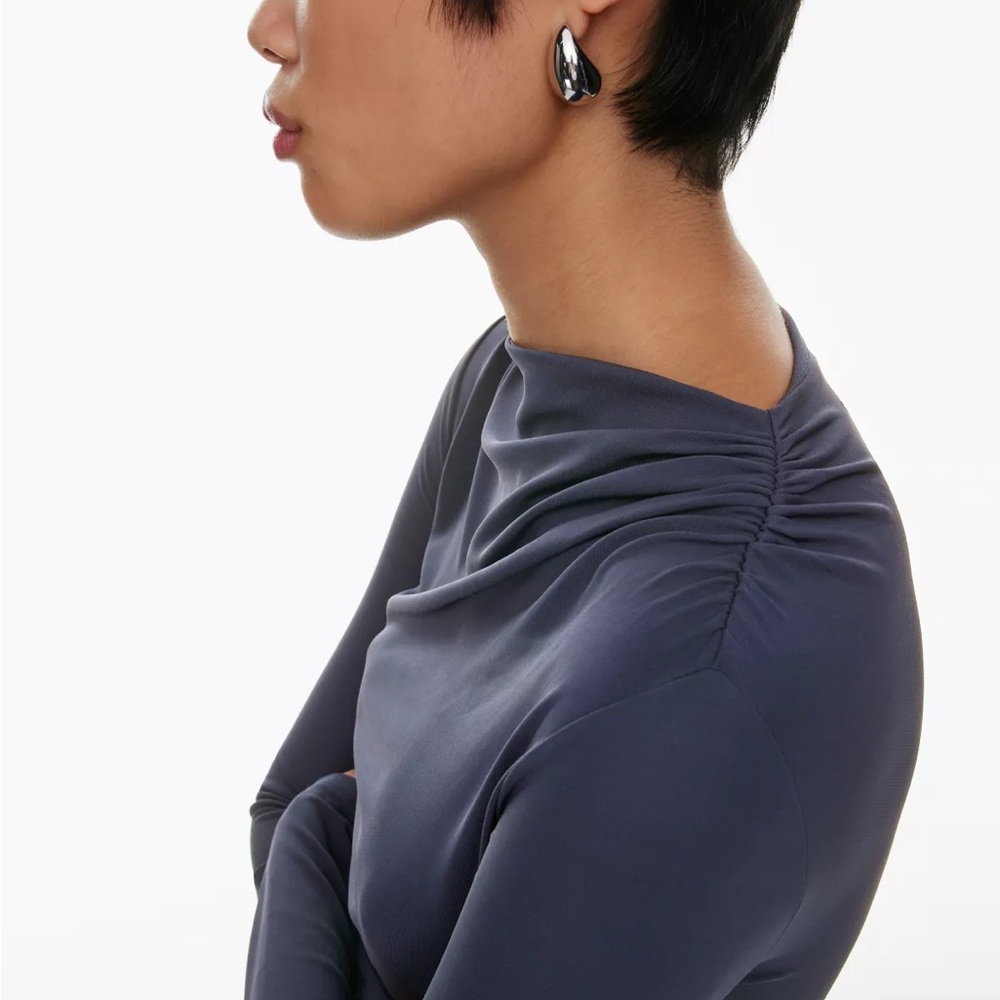 Aritzia Exhibit Top - Picture 2 of 4